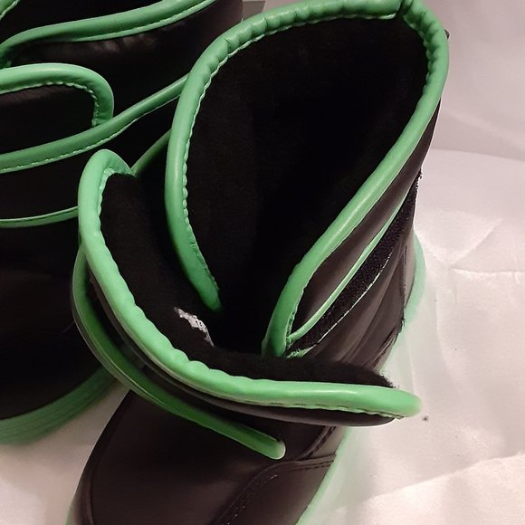 Sz T8 Lily of New York Toddler Snow Boots Black with Green soles and trim - Picture 3 of 6